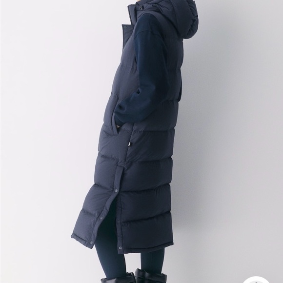 Aritzia black Long Puffer Vest - Picture 2 of 7